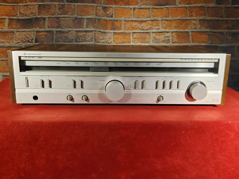 Vintage 1970s Kenwood KR-710 AM-FM Stereo Tuner Amplifier Silverface image 1