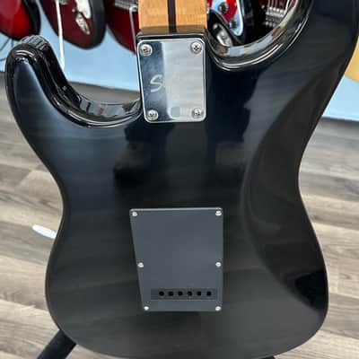 Squire strat By Fender Strat 2003 - Black image 6