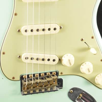 Mint Fender Limited Edition '60 Stratocaster Journeyman Relic Faded Aged Surf Green image 3