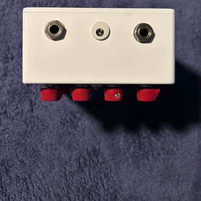 Jext Telez White Pedal V2 2017 - 2019 - White with Red Knobs image 4