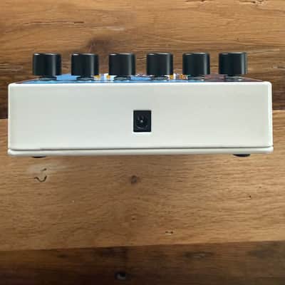 Electro-Harmonix Deluxe Memory Man 1100-TT Analog Delay w/ Tap Tempo image 3