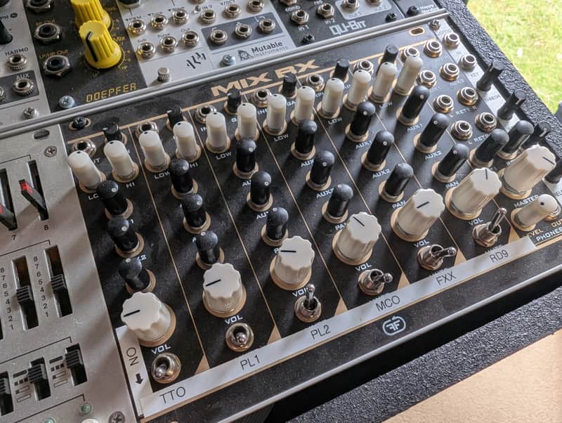 Feedback MIX BX - 6 channel Eurorack mixer with 2 FX send/returns image 1