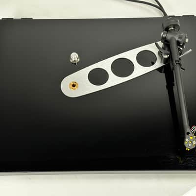 Rega P3 Planar Three Turntable image 10