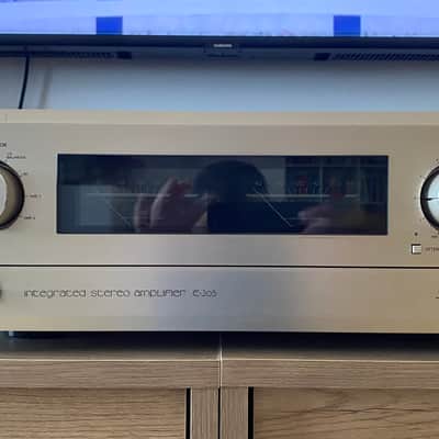 Accuphase E-305 80’s - Gold image 3