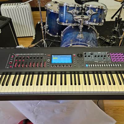 Roland Fantom 8 EX 88-Key Workstation Keyboard, B-Stock Roland UK. MINT