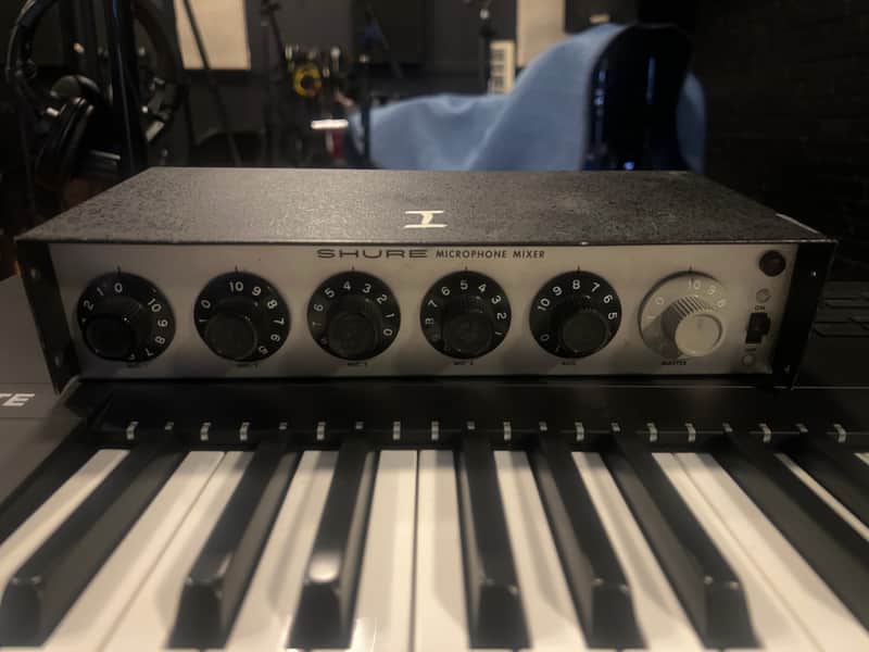 Shure M68FC Mic Mixer image 1