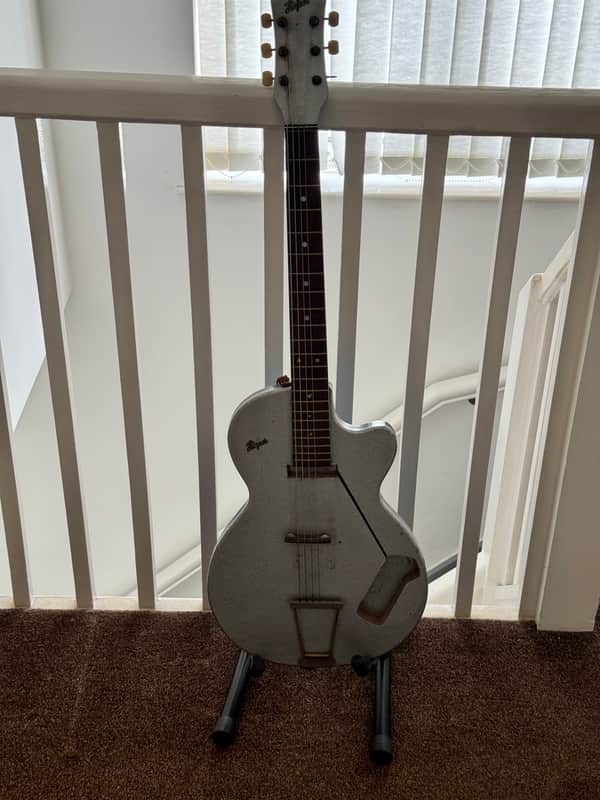 Hofner Colorama 1958-1959 - Two tone silver/blue colour image 1