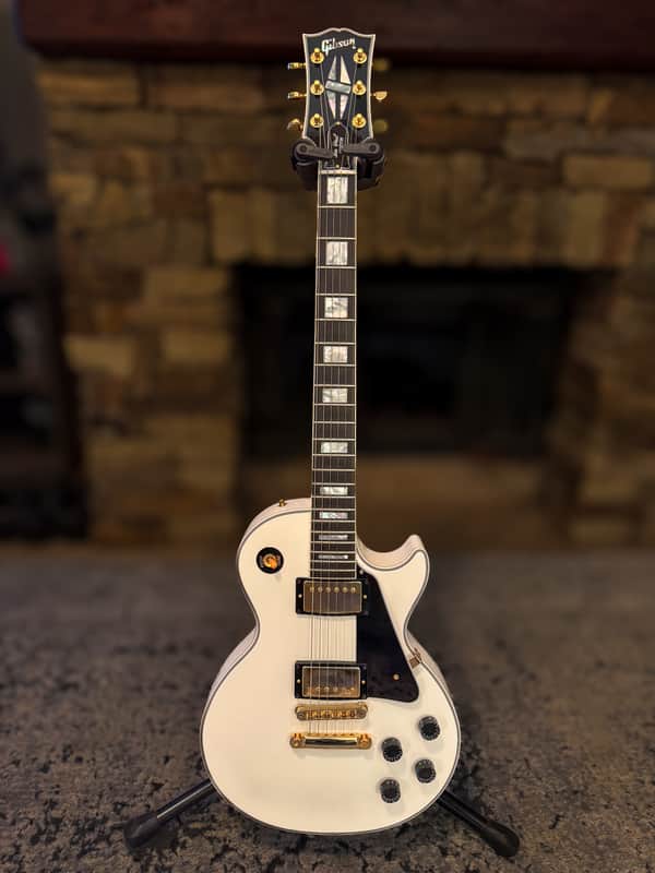 Gibson Les Paul Custom 2019 - Present - Alpine White