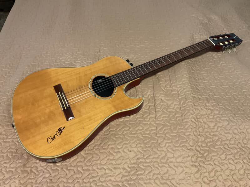 Chet Atkins signed Vantage VTC-40 1996 - Honey Gold/Red “A piece of history” image 1