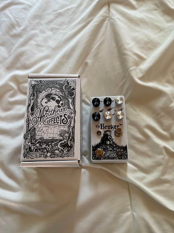 Matthews Effects The Broker 2021 - Present - White / Black Graphic image 1