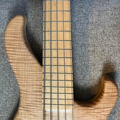 2021 Muckelroy Custom 5-String Bass – Ultra Lightweight 6.5 lbs – Mike Pope/Delano Electron image 3