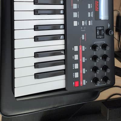Akai MPK225 2014 - Present - Black