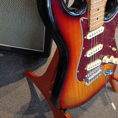 Tagima TG-530 S-Style Guitar with Techwood Fretboard 2021 - Present - Sunburst image 2