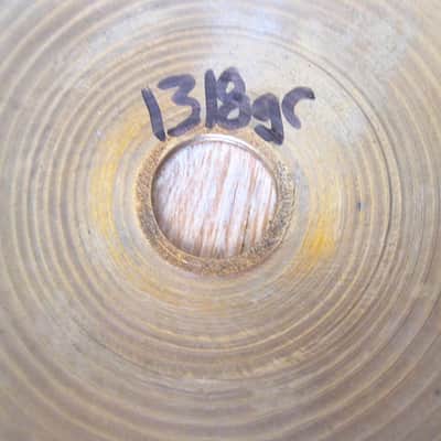 14" Zildjian Avedis Medium-Thin Hihat Cymbal - Vintage image 2