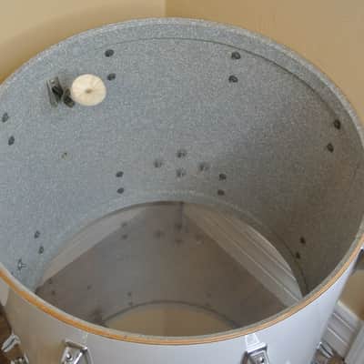ADD this RARE Rogers USA 18" NEW ENGLAND WHITE FLOOR TOM to YOUR DRUM SET! RL943 image 3
