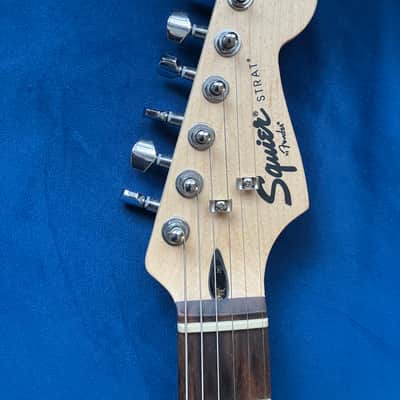 Squier 3/4 Stratocaster image 2