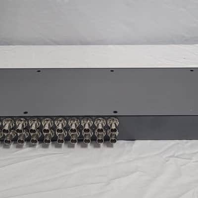 Blackmagic Design  Smart Videohub CleanSwitch 12 x 12 6G-SDI image 2