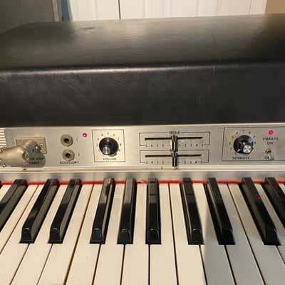 Fender Rhodes Suitcase Piano 88-Key Electric Piano Rounded Top image 5