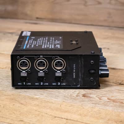 Shure FP33 3-input 2 Output Portable Stereo Mixer Field FP-33 U286444 image 7