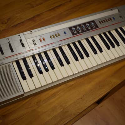 Casio CT-320 1980s