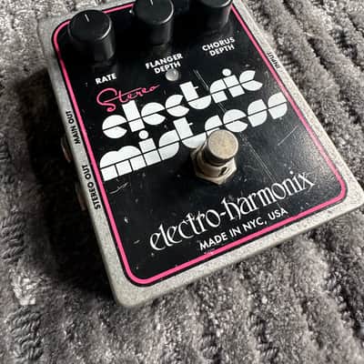 Electro-Harmonix Stereo Electric Mistress Flanger / Chorus 2007 - Present - Black / Pink image 1