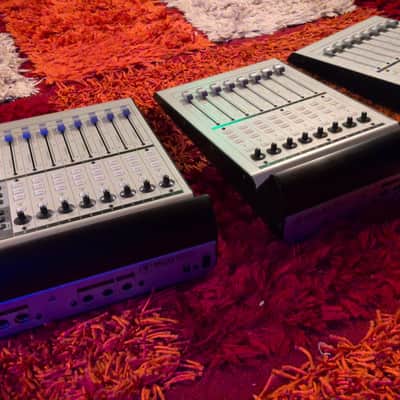 Mackie MCU Pro Universal DAW Control Surface with extenders (24 Ch.) image 3