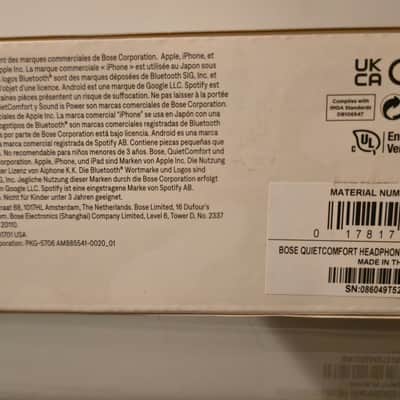 Bose Bose QuietComfort  Wireless Noise Cancelling Over-Ear Headphones in Original Package image 3