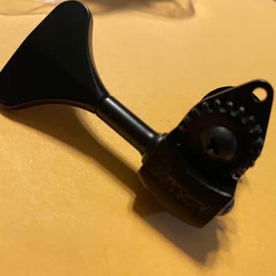 Hipshot USA bass tuners nos 1/2” image 2