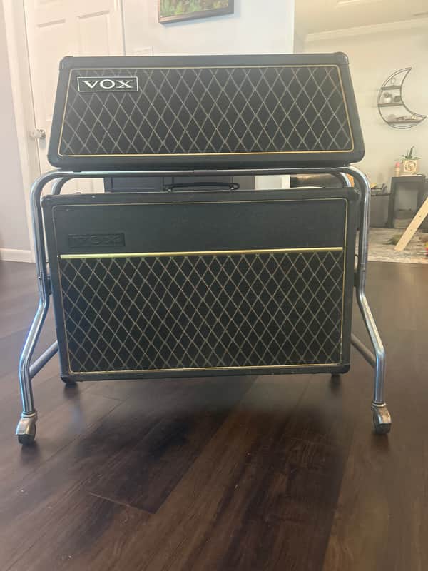 Vox V1081 Berkeley II 45 watt solid state with cabinet v4081 speaker cabinet 2x10 image 1