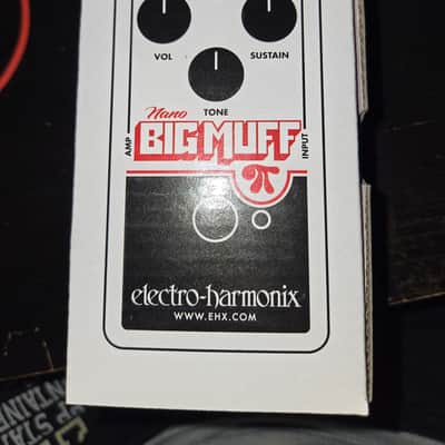 Electro-Harmonix Nano Big Muff Pi Distortion / Sustainer 2013 - Present - White / Black / Red image 2