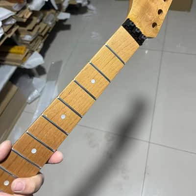 Reverse headstock floyd rose nut stainless steel 24 frets Roasted Maple guitar neck 25.5inch hole 10mm Lock nut Satin Wheel truss rods image 3