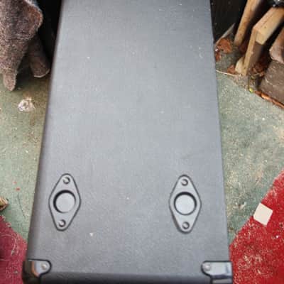 White Horse (Gear4Music) 4x8" slant faced 60w speaker cabinet, revAMPlified image 5
