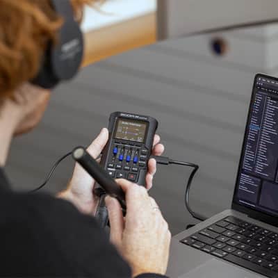 Zoom R4 MultiTrak 32-Bit Float Handheld Recorder image 12