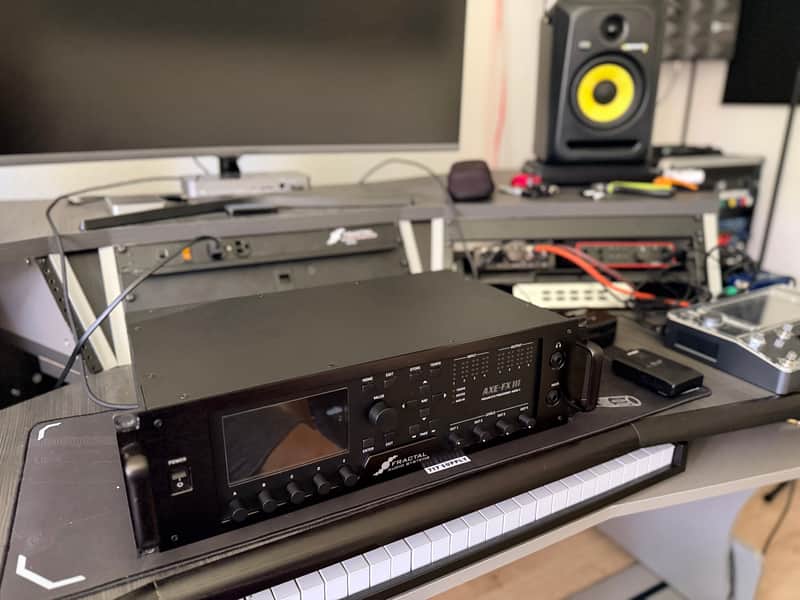 Fractal Audio Axe-FX III Mark II 2020 - Present - Black image 1