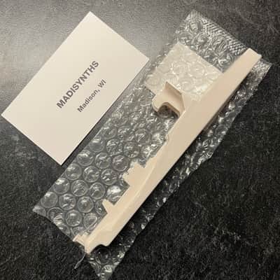 NEW Yamaha Replacement TOP C’ Key (Yamaha C61K6 Keybeds) (VL7080J0/VA853800) for SY22/35/55, DX11, DS55, S30, AN1X, CS6X, V50, W7, YS200, and Korg 707 image 3