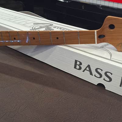 Fender 099-0702-920 Roasted Maple Jazz Bass Neck, 20-Fret 2010s - Maple image 2