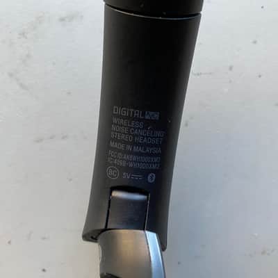 Sony WH-1000XM2 Wireless Noise Canceling Headphones image 9