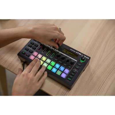 Roland MC-101 Groovebox image 12