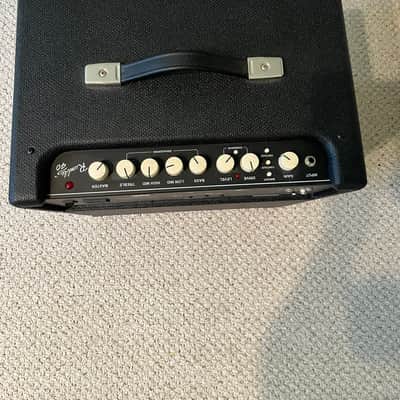 Fender Fender Rumble 40 Bass Combo (V3) – 40W 1x10 2019 - Black Tolex Silver and Grey Grill image 1