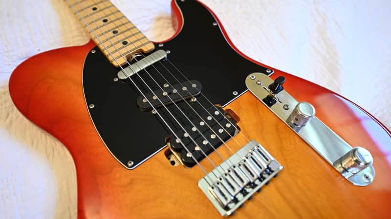 Fender Parallel Universe Limited Edition American Elite Tele HSS 2017 - Cherryburst Nitrocellulose Lacquer
