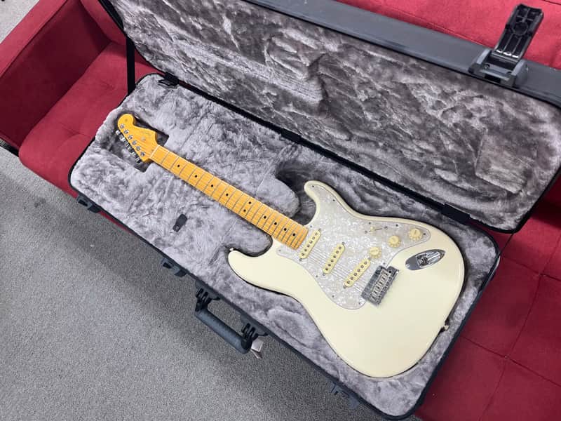 Fender American Professional II Stratocaster Maple Fretboard 2022 - Olympic White