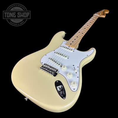 Fender Custom Shop 1968 Stratocaster DLX Closet Classic Maple Neck Aged Vintage White w/case CZ578539 image 2
