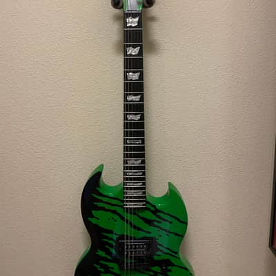 ESP LTD RARE ESP LTD Slimer Viper Tony Perry Signature Guitar Mint 2015 Green / black image 22
