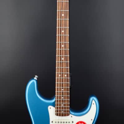 Squier Classic Vibe '60s Stratocaster with Laurel Fretboard Lake Placid Blue image 3