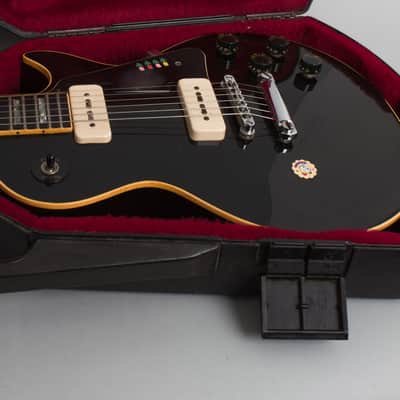 Gibson  Les Paul Pro Deluxe Solid Body Electric Guitar (1977), ser. #06113357, original molded black plastic hard shell case. image 12