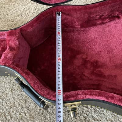Guild 41 Inch Acoustic Guitar Hard Case, Black Velvet Interior image 23