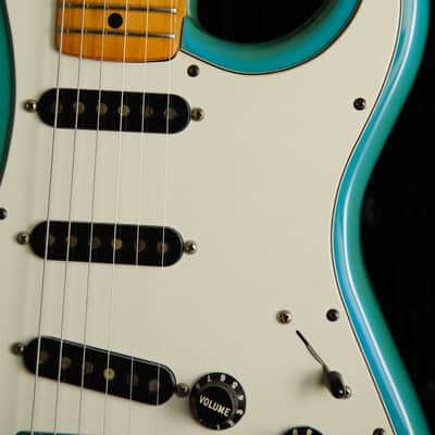 Fender International Series Stratocaster Maui Blue 1981 Vintage Guitar Pre-Owned image 6