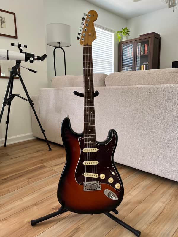 Fender American Professional II Stratocaster with Maple Fretboard 2020 - Present - 3-Color Sunburst image 1