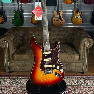 Fender 70th Anniversary American Professional II Stratocaster Comet Burst incl. Case + NEW image 3