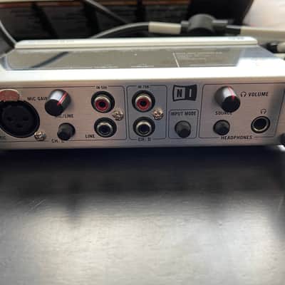 Native Instruments Audio 8 DJ Interface w/Traktor Scratch Pro Vinyl Software and Timecode Kit image 2